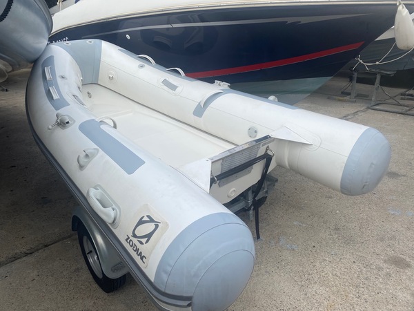 slider 3 Zodiac Cadet 290 Rib